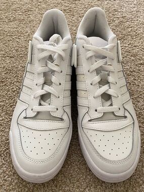 Men's White Adidas Forum Low Sneakers - Classic Low-Top